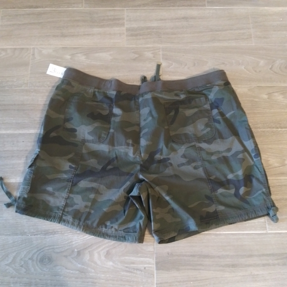 TERRA & SKY CAMO CARGO SHORTS SZ 4X - Picture 5 of 6